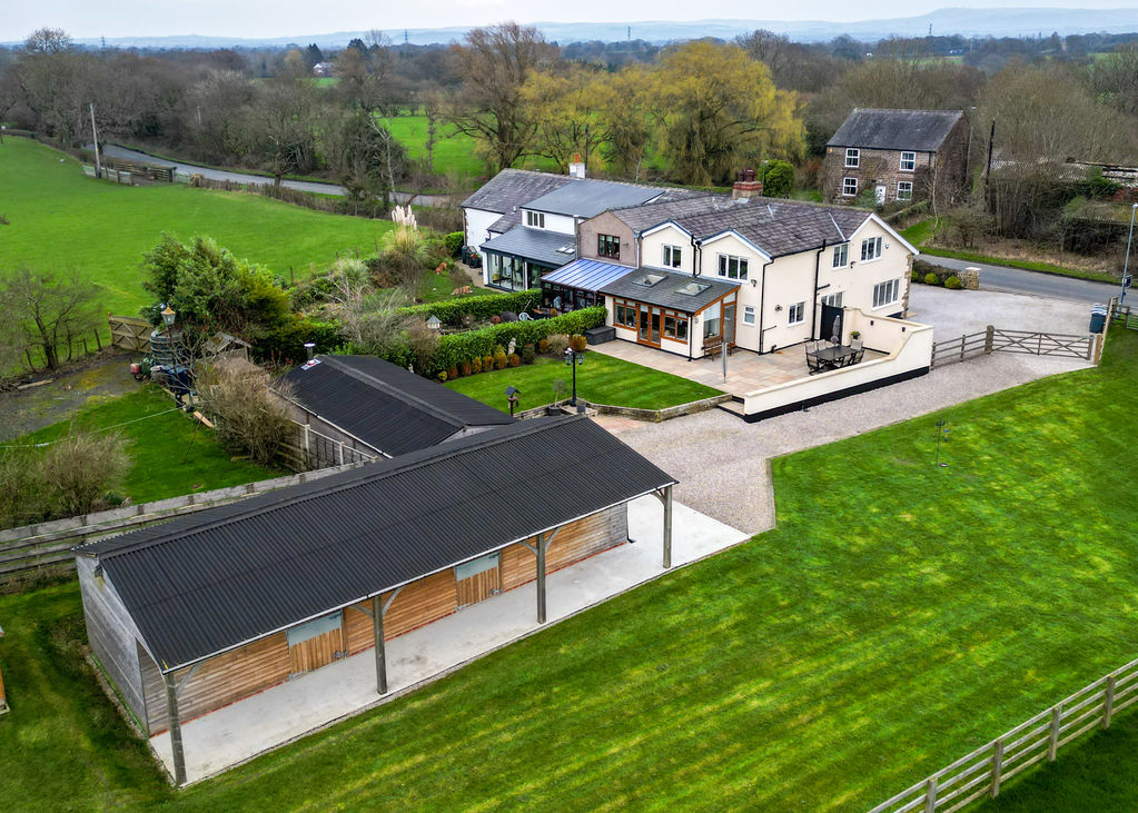 10 Carr House Lane Wrightington